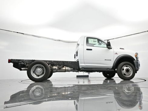 Used 2023 RAM 4500 SLT w/ Quick Order Package 2YG SLT RWD image 43