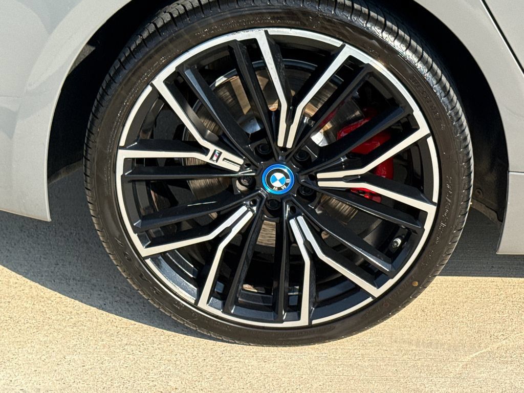 Used 2022 BMW 530e w/ Premium Package RWD image 10