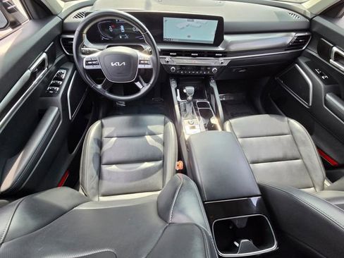 Used 2025 Kia Telluride S FWD image 14