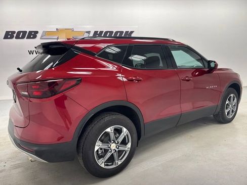 Used 2024 Chevrolet Blazer LT w/ Convenience Package FWD image 5
