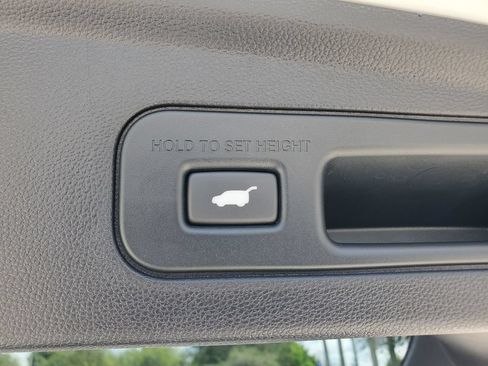 Used 2024 Acura MDX w/ Technology Package FWD image 9