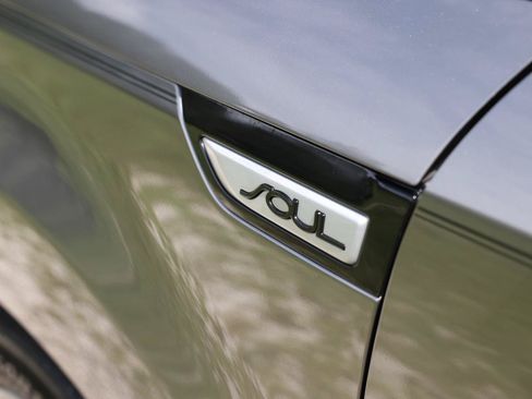 Used 2018 Kia Soul FWD image 34