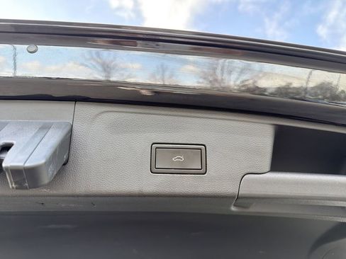 Used 2020 Volkswagen Atlas Cross Sport SEL image 14