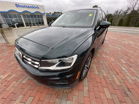 Used 2019 Volkswagen Tiguan SE image 31