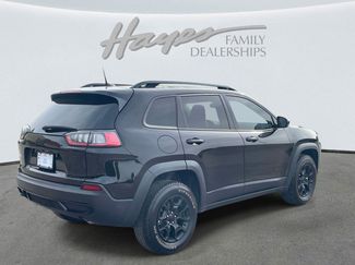 Used 2022 Jeep Cherokee Latitude AWD/4WD video 3