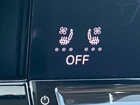 Certified 2024 Volkswagen Atlas Peak Edition SE image 16