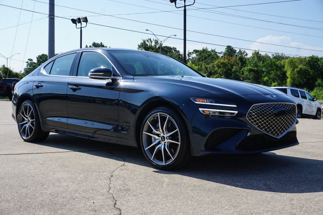 Used 2025 Genesis G70 2.5T RWD image 2