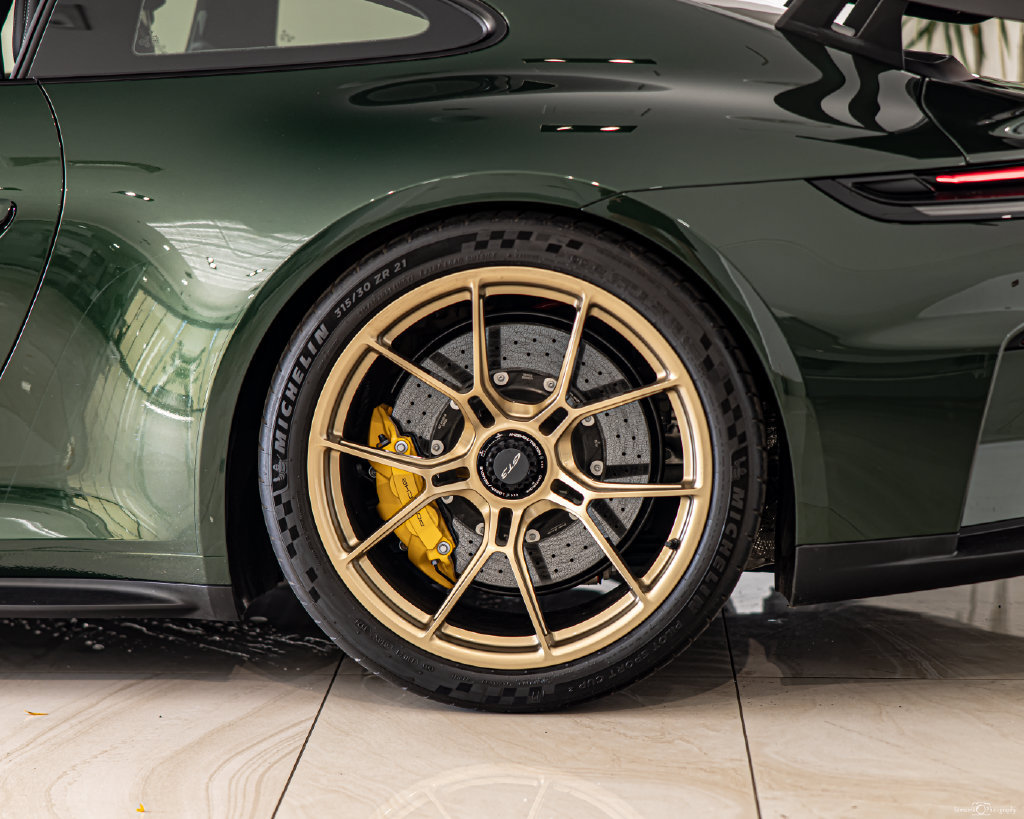 Used 2026 Porsche 911 GT3 w/ Weissach Package RWD image 9