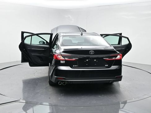 Used 2025 Toyota Camry SE FWD image 29