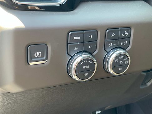 New 2025 GMC Sierra 2500 Denali w/ Denali Reserve Package image 19