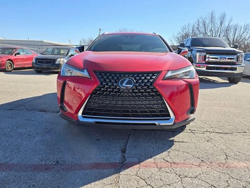 Used 2019 Lexus UX 200 w/ Premium Package image 2