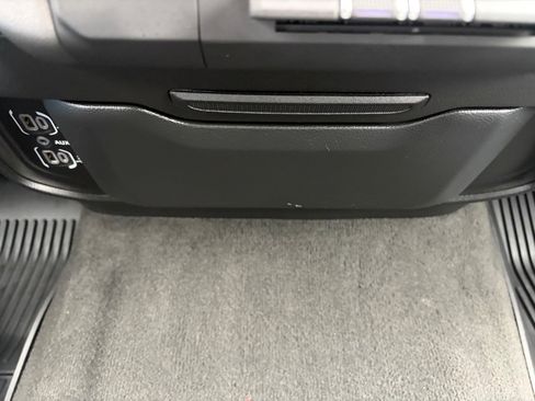 Used 2022 RAM 1500 Big Horn AWD/4WD image 41