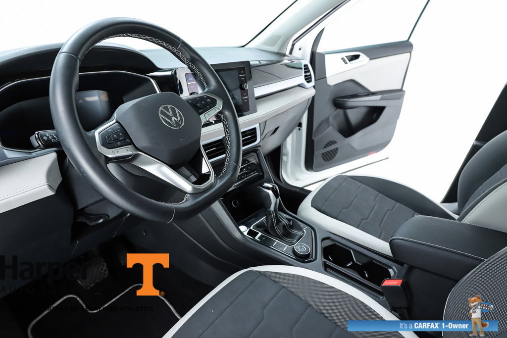 Used 2025 Volkswagen Taos SE w/ Panoramic Sunroof Package AWD/4WD image 19