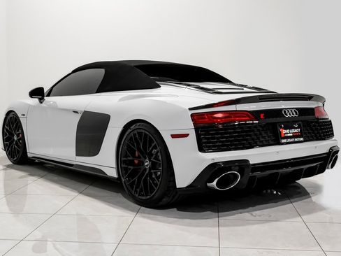 Used 2020 Audi R8 V10 w/ 20" Wheel Package image 14