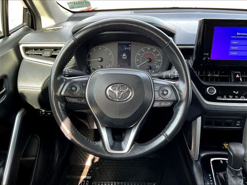 Used 2023 Toyota Corolla Cross LE image 17