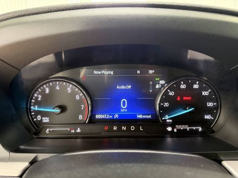 Used 2023 Ford Explorer XLT AWD/4WD image 14
