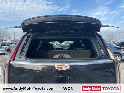 Used 2023 Cadillac Escalade Premium Luxury image 40