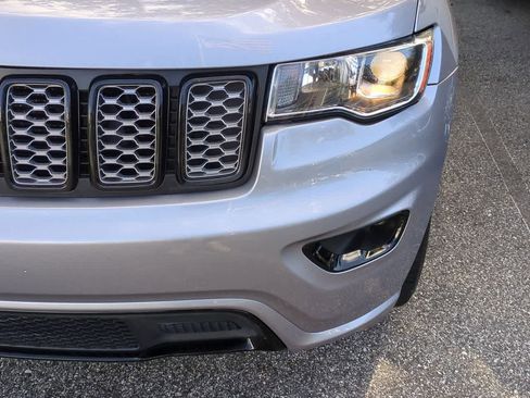 Used 2018 Jeep Grand Cherokee Altitude image 11