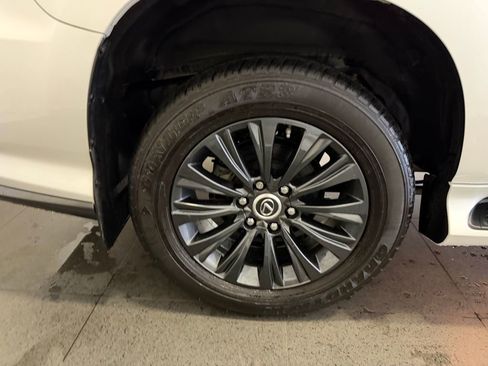 Used 2023 Lexus GX 460 Premium w/ Accessory Package AWD/4WD image 12