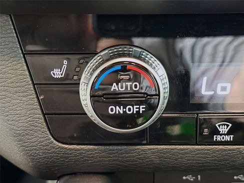 Used 2024 Mitsubishi Outlander SE AWD/4WD image 22