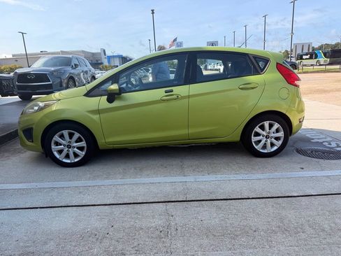 Used 2011 Ford Fiesta SE w/ 203A Rapid Spec Order Code FWD image 3