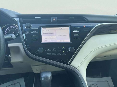 Used 2018 Toyota Camry LE FWD image 28