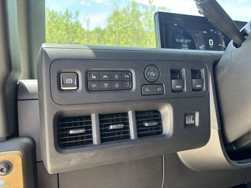 Used 2024 Chevrolet Brightdrop 600 w/ Commercial Equipment Package AWD/4WD image 16