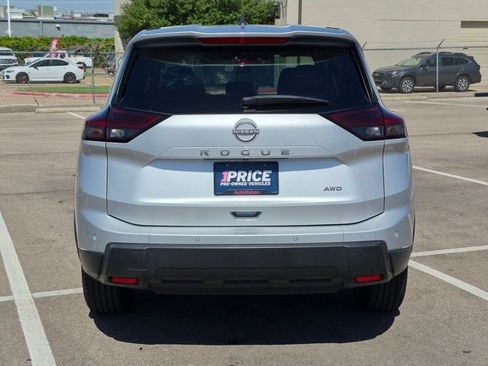 Used 2024 Nissan Rogue S AWD/4WD image 6