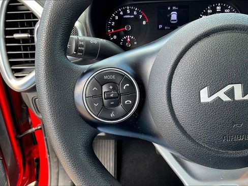 Certified 2022 Kia Soul LX w/ Technology Package image 18