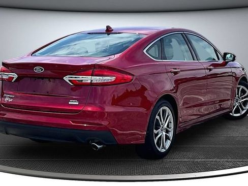 Used 2019 Ford Fusion SEL FWD image 6