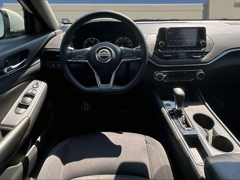 Used 2022 Nissan Altima 2.5 S FWD image 10