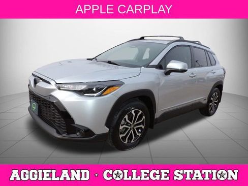 Used 2024 Toyota Corolla Cross SE image 8