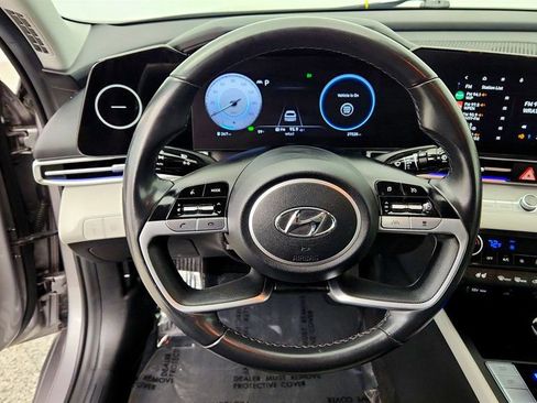 Used 2023 Hyundai Elantra Limited FWD image 14