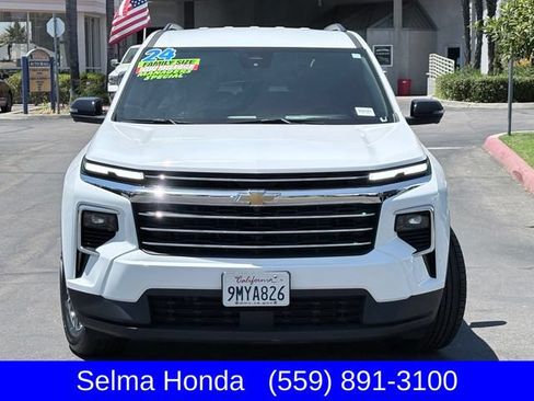 Used 2024 Chevrolet Traverse LT AWD/4WD image 3