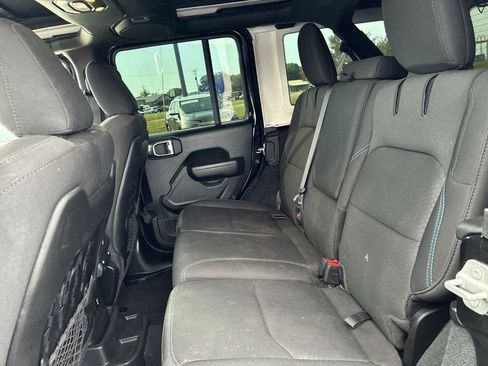 Used 2022 Jeep Wrangler Unlimited Rubicon 4xe AWD/4WD image 19