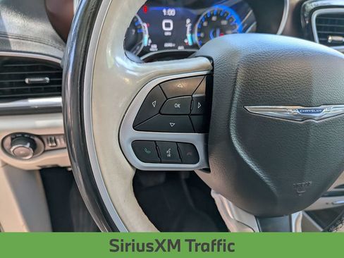 Used 2017 Chrysler Pacifica Limited FWD image 20