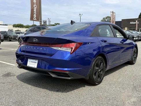 Used 2023 Hyundai Elantra SEL FWD image 8