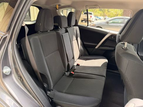 Used 2017 Toyota RAV4 LE FWD image 22