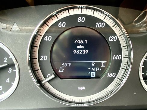 Used 2011 Mercedes-Benz E 350 4MATIC Sedan image 23