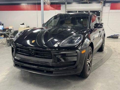Used 2024 Porsche Macan S w/ Premium Plus Package image 1