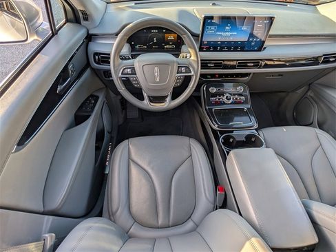 Used 2022 Lincoln Nautilus Reserve image 14