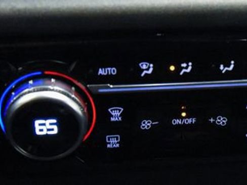 Used 2022 GMC Sierra 1500 Elevation AWD/4WD image 22