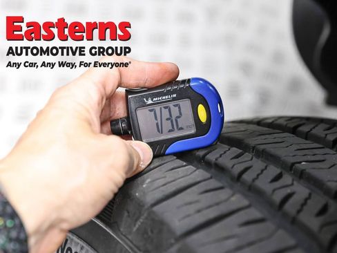Used 2025 Jeep Wrangler Unlimited Sahara AWD/4WD image 27