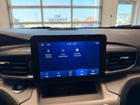 Used 2024 Ford Explorer XLT w/ Equipment Group 202A AWD/4WD image 27