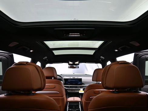 Used 2026 BMW X7 xDrive40i w/ Executive Package AWD/4WD image 19