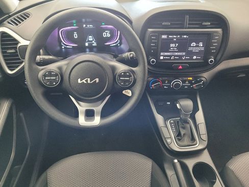 Used 2025 Kia Soul LX w/ LX Technology Package image 22