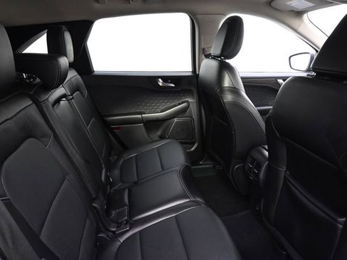 Used 2020 Ford Escape Titanium image 18