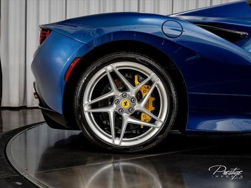Used 2022 Ferrari F8 Tributo RWD image 24