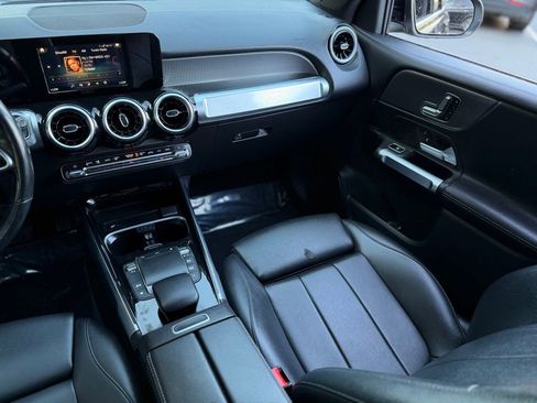 Used 2023 Mercedes-Benz GLB 250 4MATIC image 41