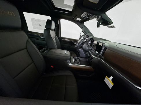 New 2026 Chevrolet Silverado 3500 High Country w/ High Country Premium Package image 24